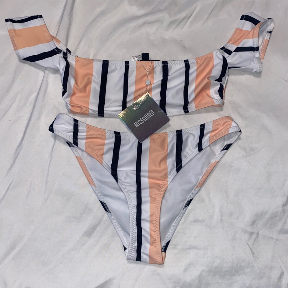 NWT Off the Shoulder Bikini